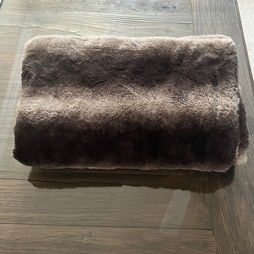 60x70, Madison Park, Fur Faux Throw, Chocolate